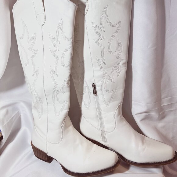 Jeossy Shoes - Jeossy 9809 White Cowboy/Western Boots-Women's Size 8-1 3/4" Heels-Calf Embroid